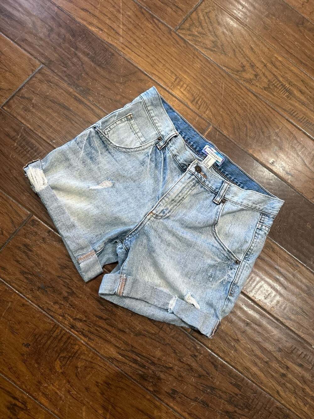 Forever 21 Premium Denim Distressed Light Wash Cuffed Shorts Size 29